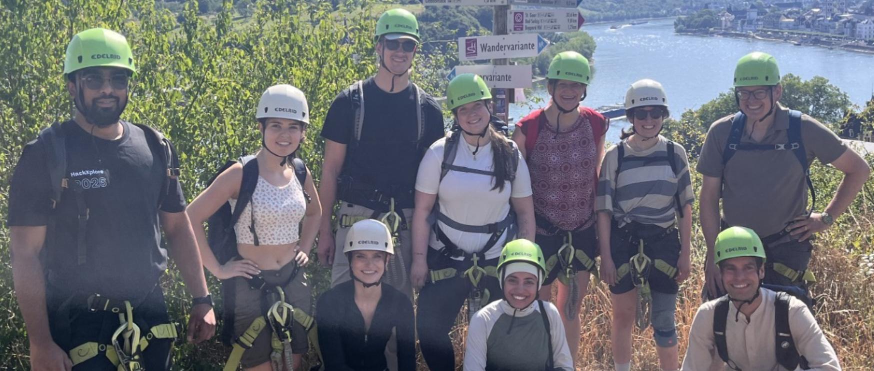 Gruppenbild KHG-ESG auf dem Klettersteig Boppard