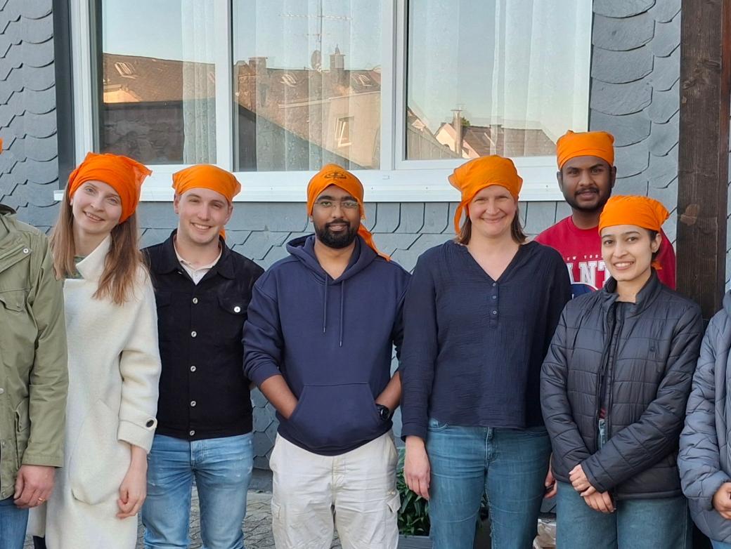 Gruppenbild beim Besuch des Sikh-Tempels in Koblenz Metternich mit dem ISAK