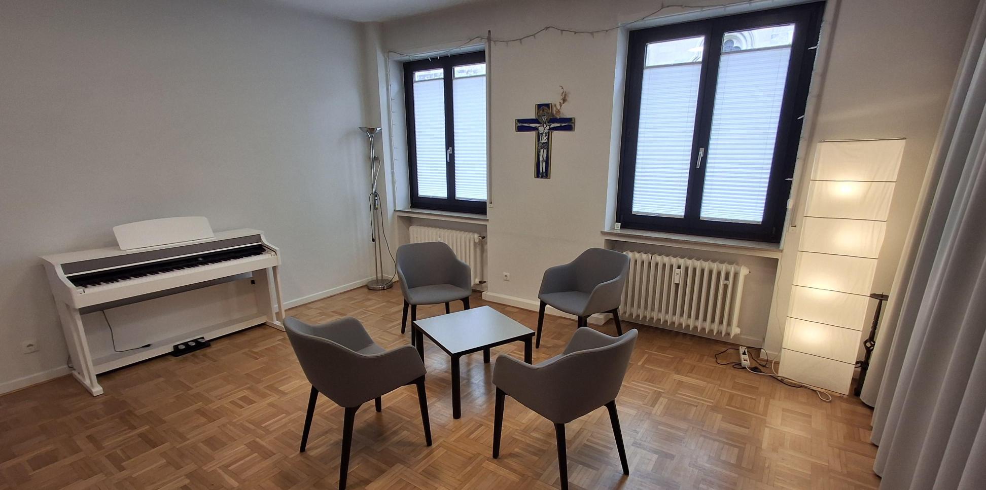Kleiner Gruppen-Raum KHG mit E-Piano