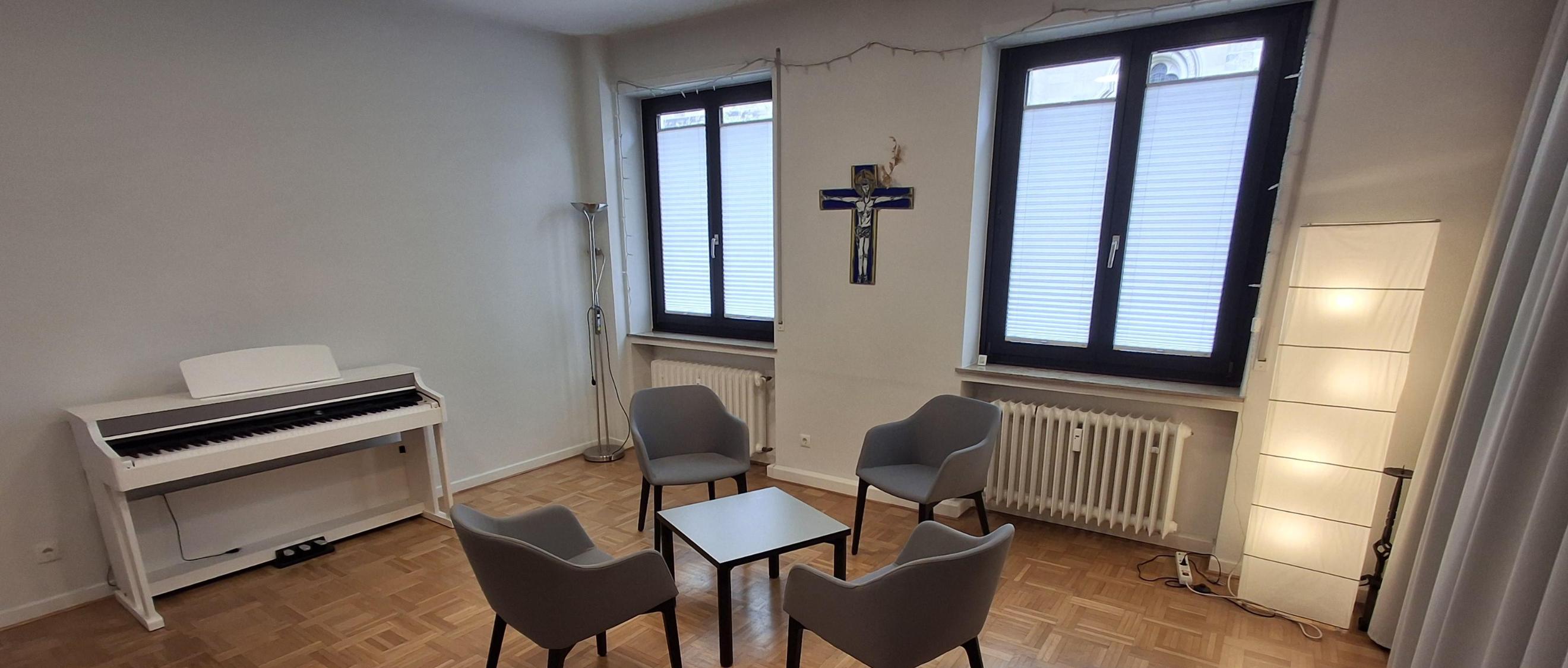Kleiner Gruppen-Raum KHG mit E-Piano