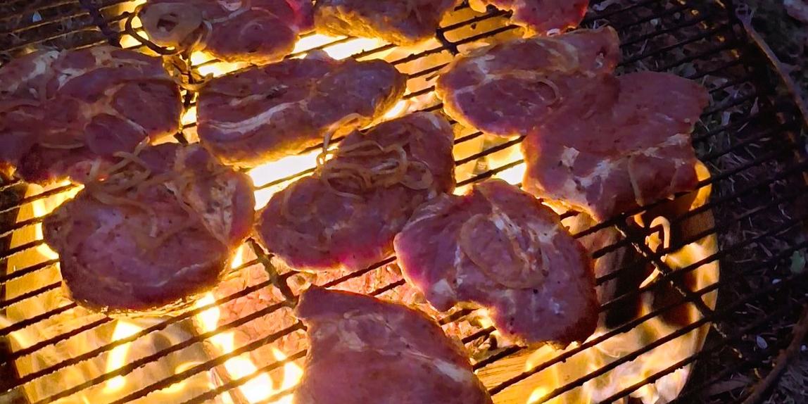 Schwenker auf dem Grillrost