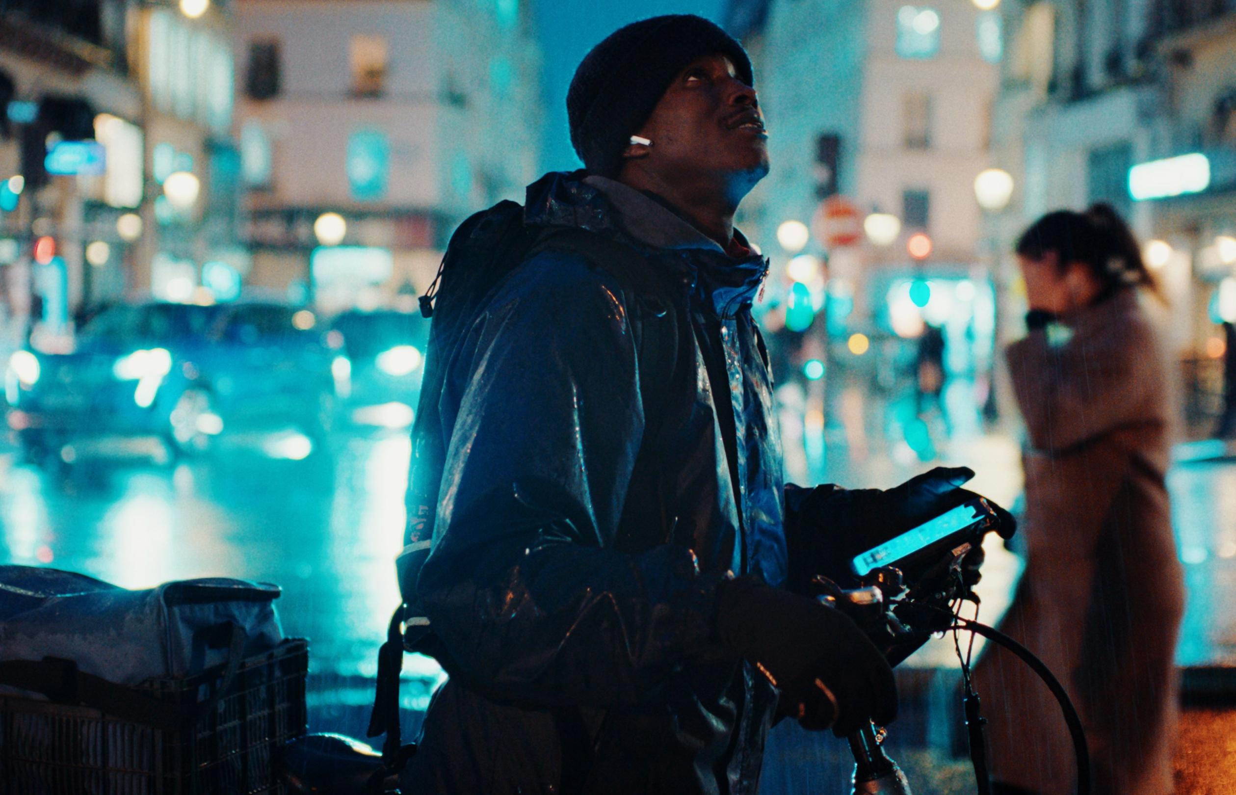 Souleyman unterwegs durch das nächtliche Paris