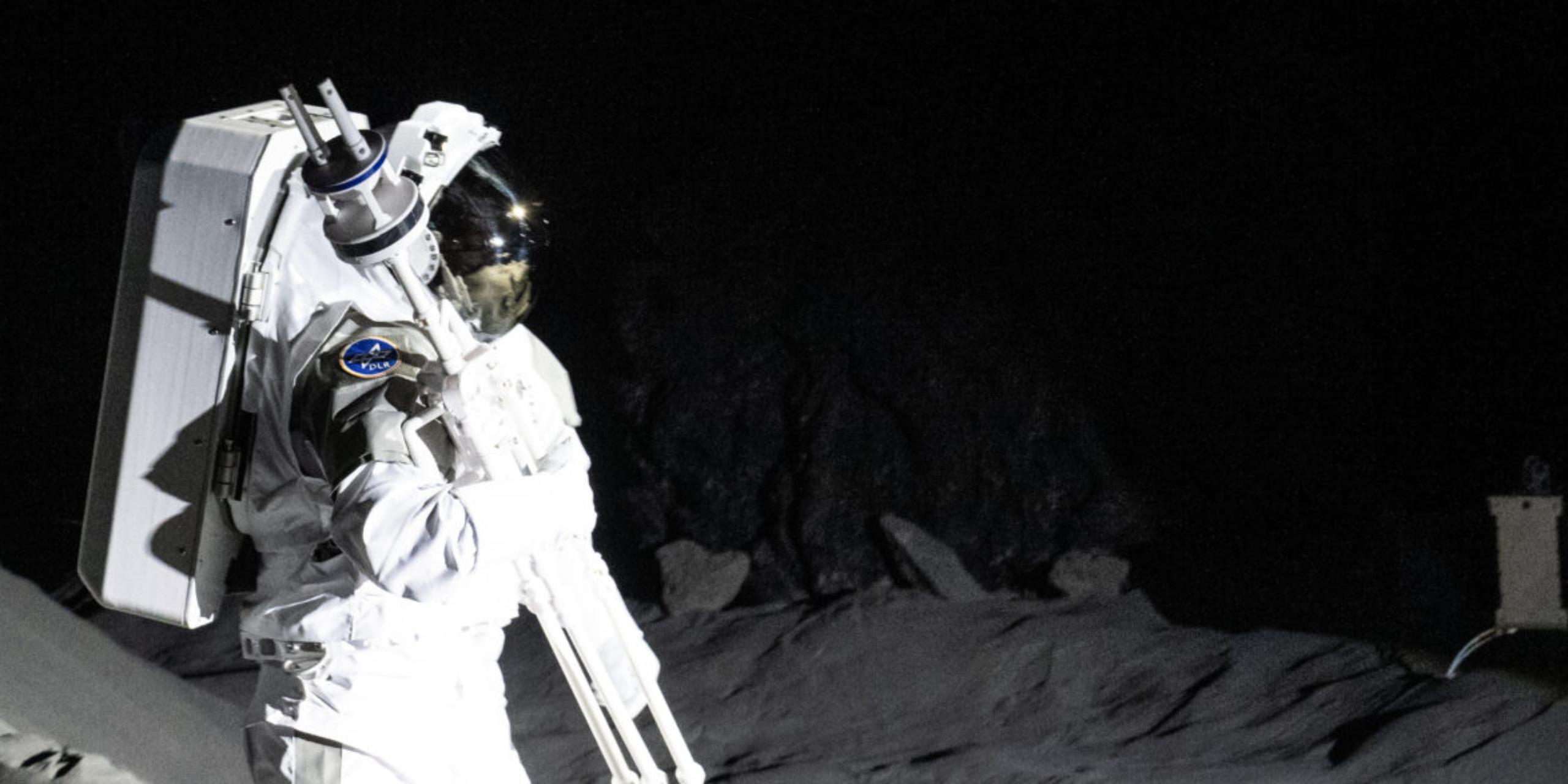 Astronaut*innentraining auf der simulierten Mondoberfläche