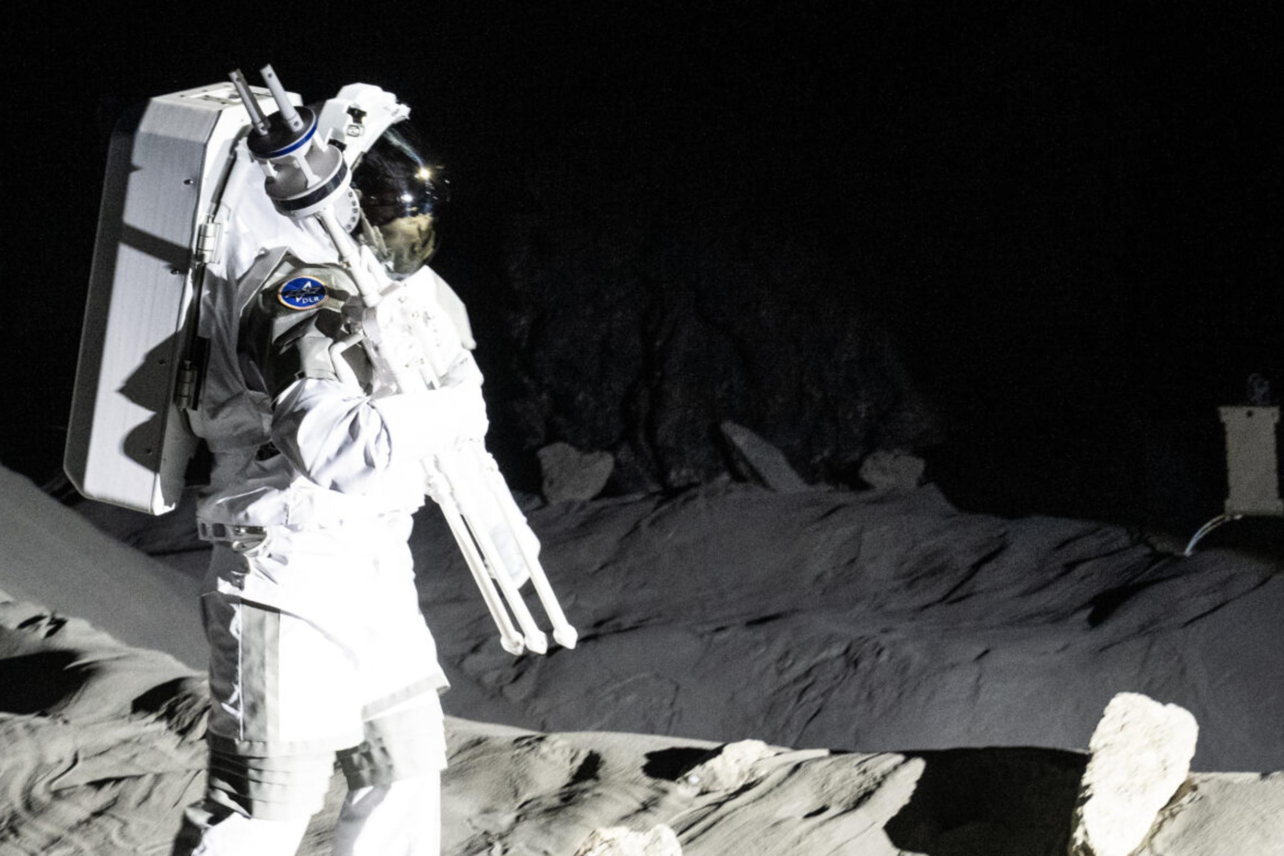 Astronaut*innentraining auf der simulierten Mondoberfläche